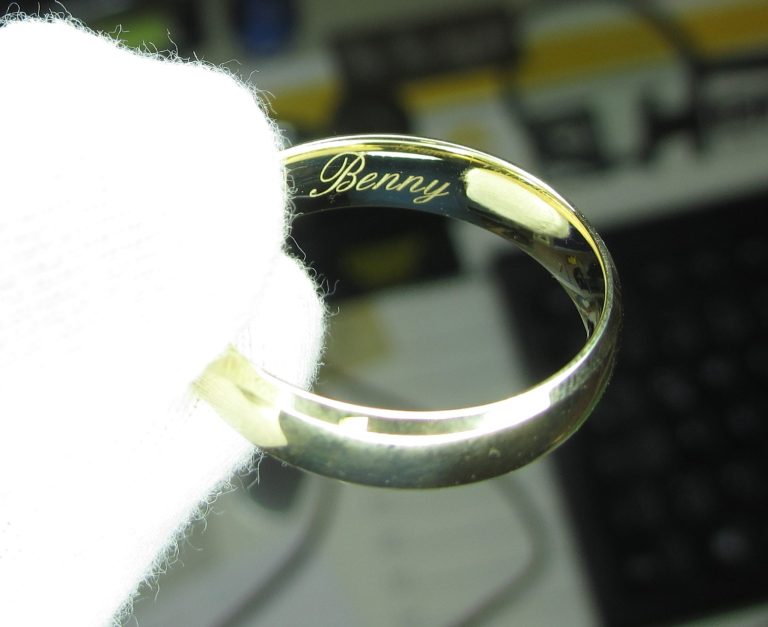 Ring mit Lasergravur